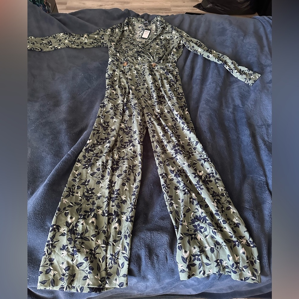 Vero Moda Olive Green Floral Printed Long Sleeve Jumpsuit - Size Medium